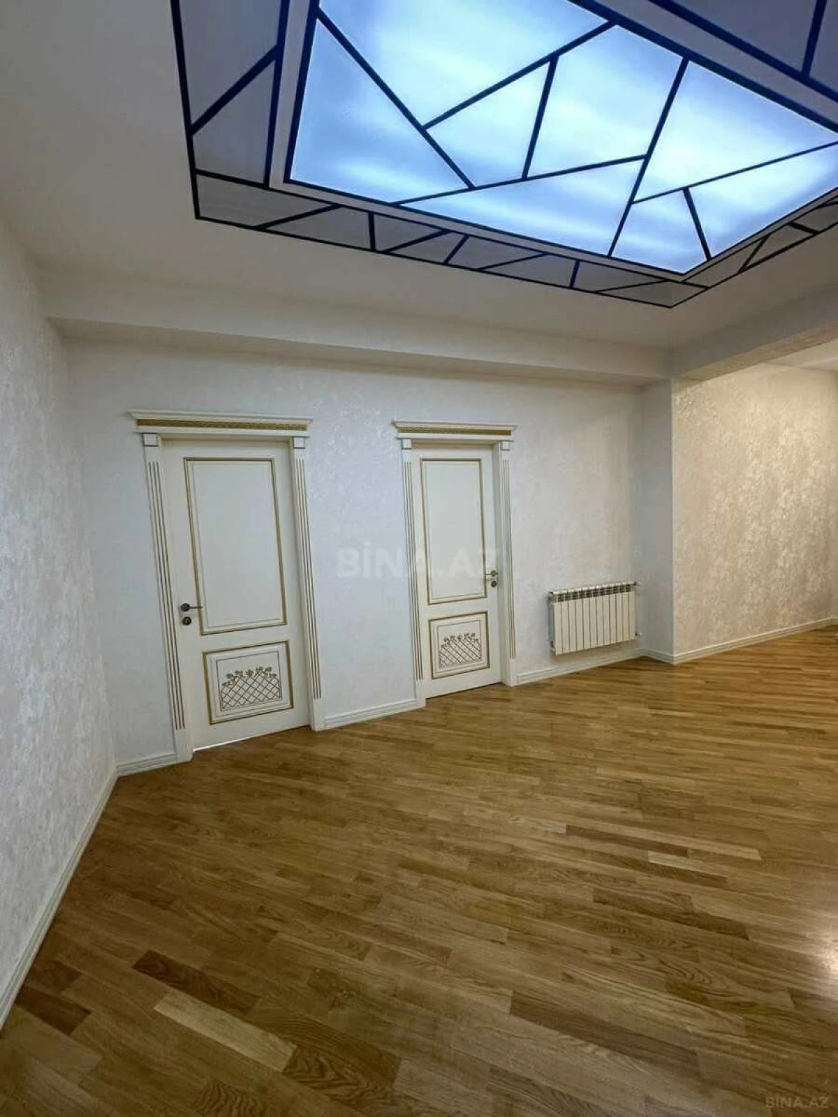 Satılır 3 otaqlı mənzil 102 m²