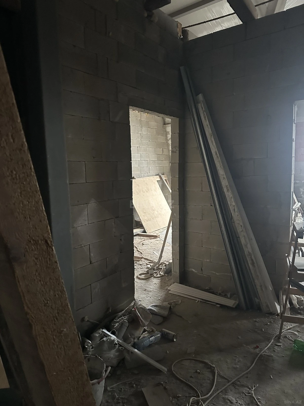 Satılır 2 otaqlı mənzil 87.5 m²