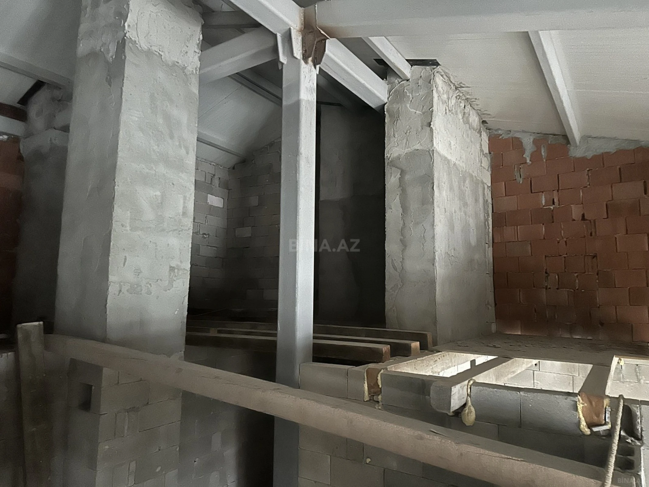 Satılır 2 otaqlı mənzil 87.5 m²