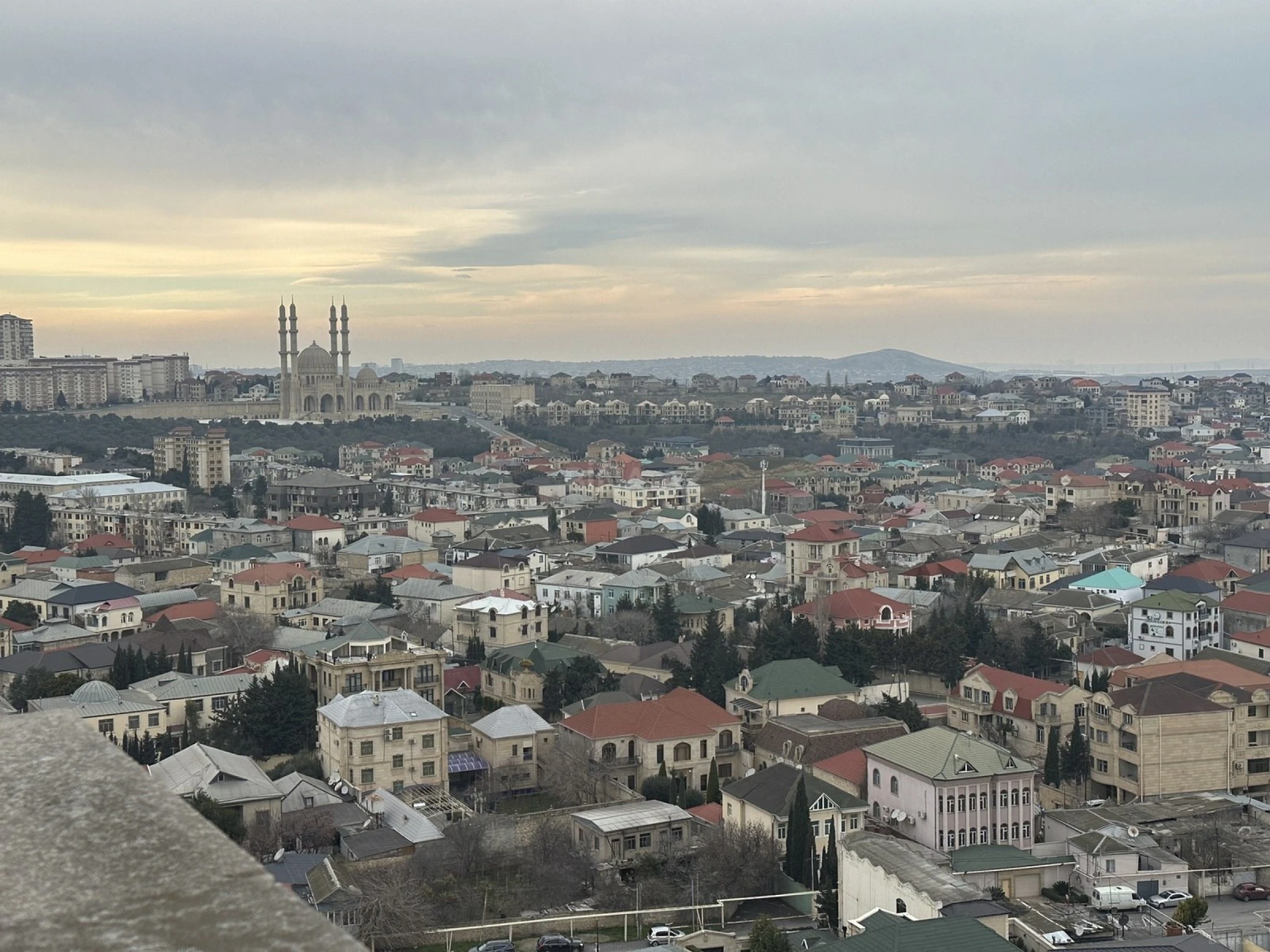 Satılır 2 otaqlı mənzil 87.5 m²