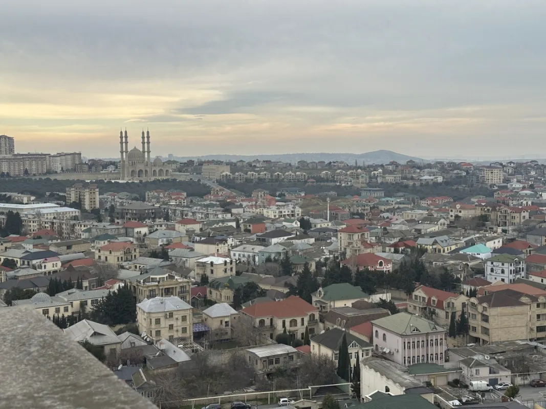 Satılır 2 otaqlı mənzil 87.5 m²