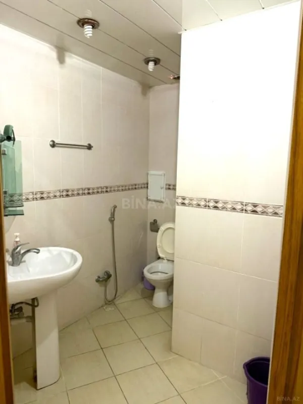 Satılır 4 otaqlı mənzil 185 m²