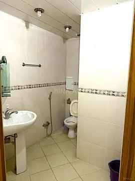 Satılır 4 otaqlı mənzil 185 m²