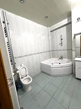 Satılır 4 otaqlı mənzil 185 m²