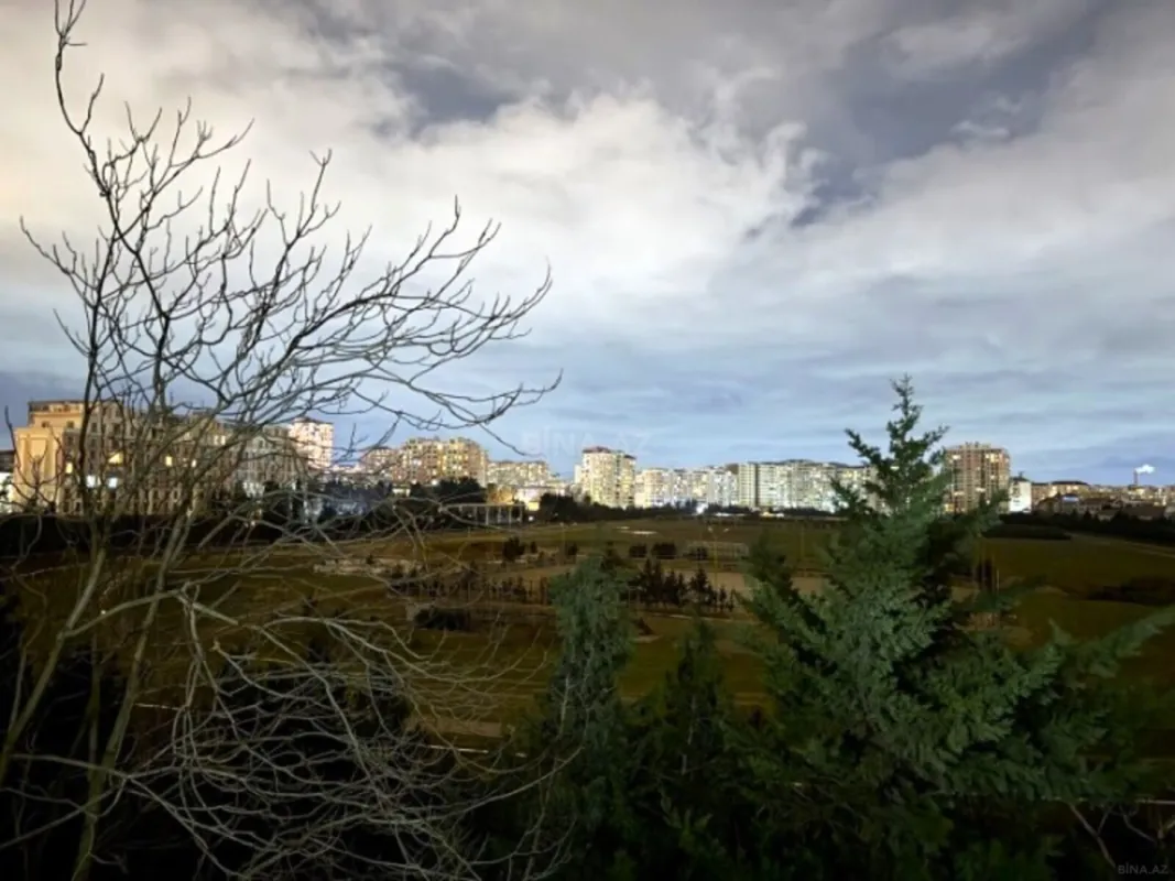 Satılır 4 otaqlı mənzil 185 m²