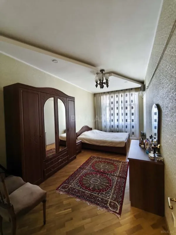 Satılır 2 otaqlı mənzil 68 m²