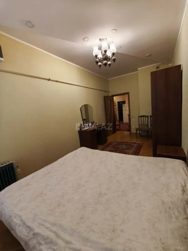Satılır 2 otaqlı mənzil 68 m²