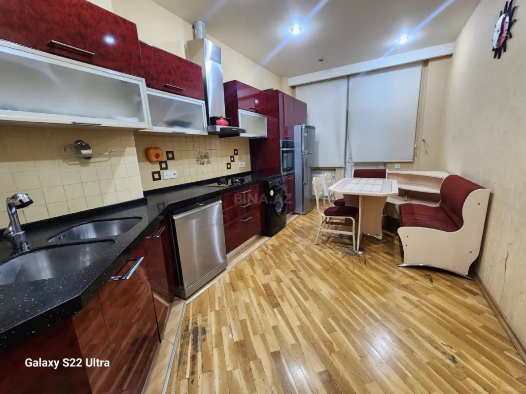 Kirayə verilir 2 otaqlı mənzil 91 m²