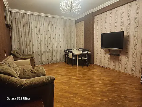 Kirayə verilir 2 otaqlı mənzil 91 m²
