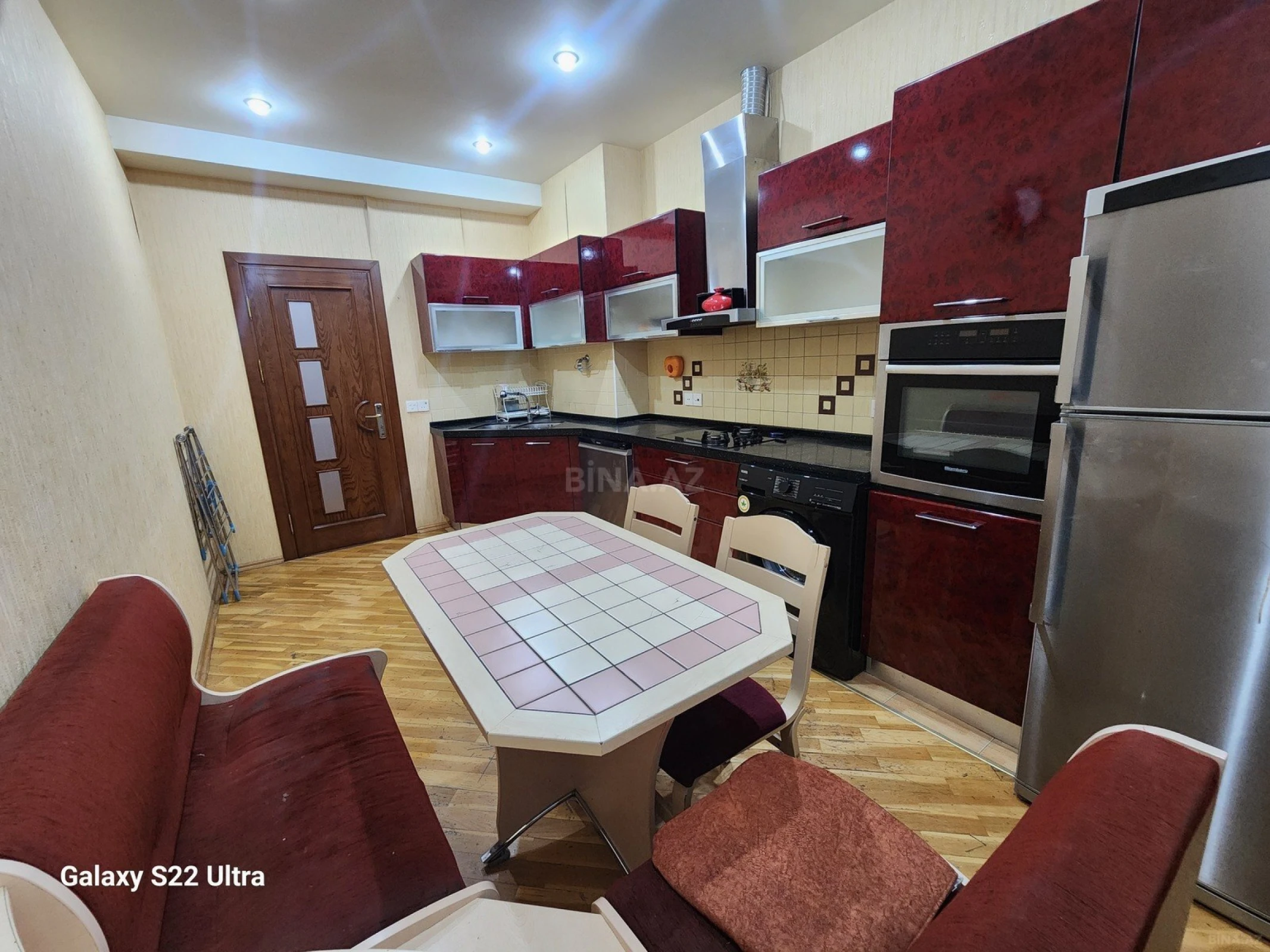 Kirayə verilir 2 otaqlı mənzil 91 m²