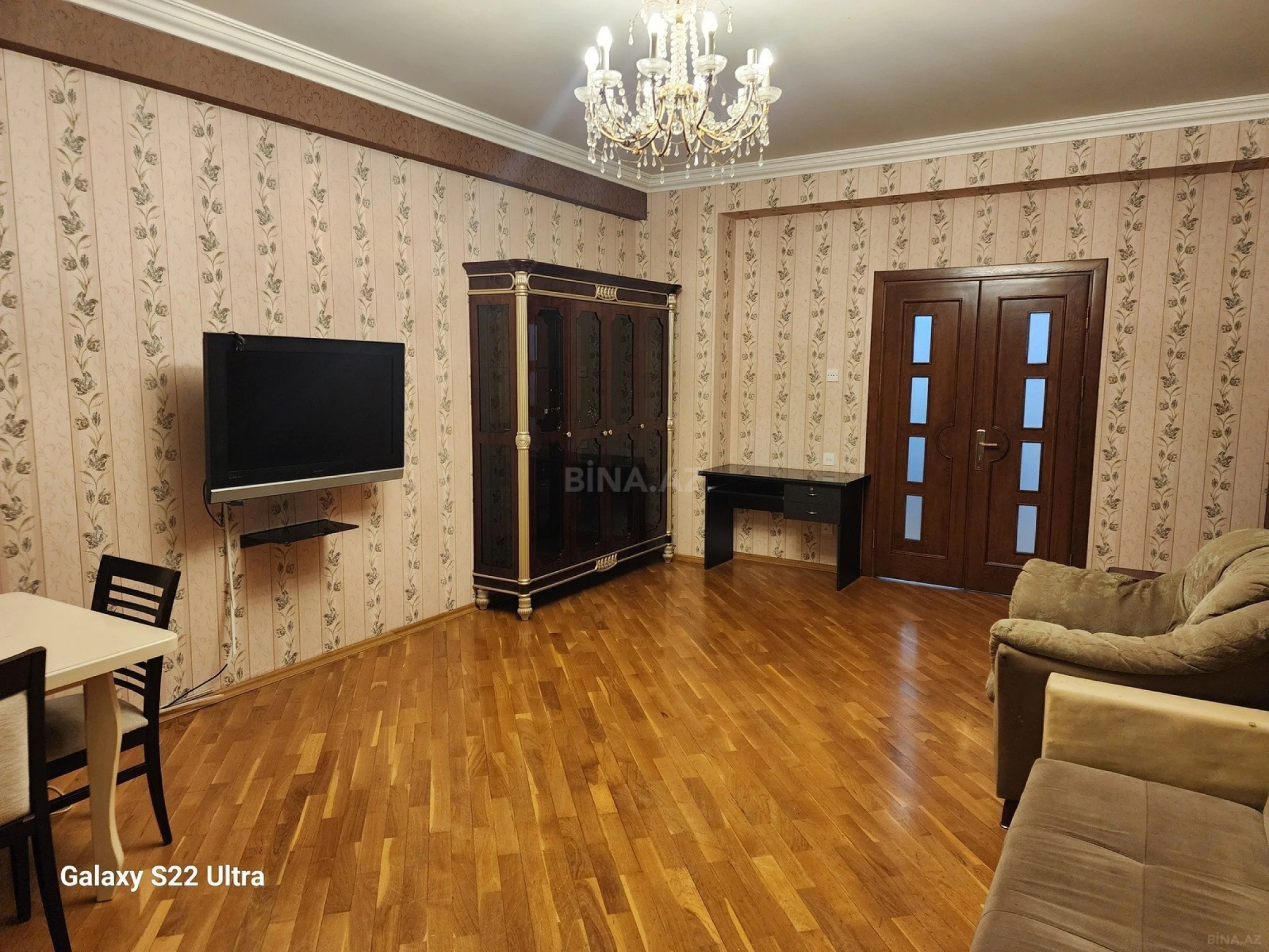 Kirayə verilir 2 otaqlı mənzil 91 m²