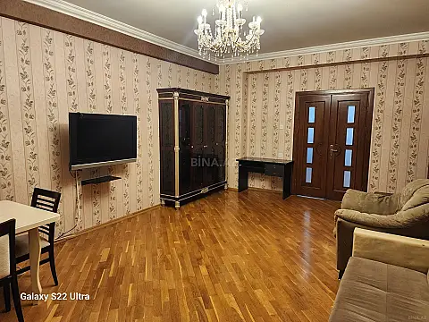 Kirayə verilir 2 otaqlı mənzil 91 m²