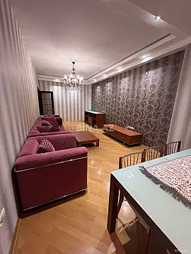 Kirayə verilir 2 otaqlı mənzil 105 m²
