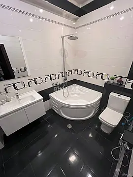 Kirayə verilir 2 otaqlı mənzil 105 m²