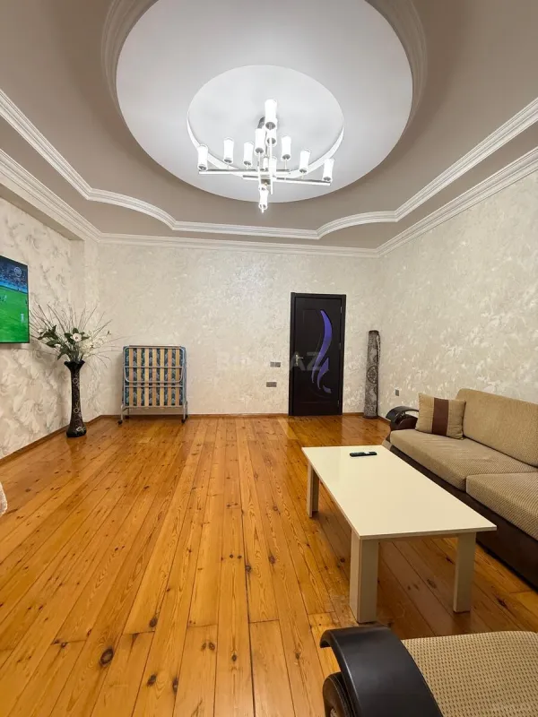 Satılır 2 otaqlı mənzil 85 m²