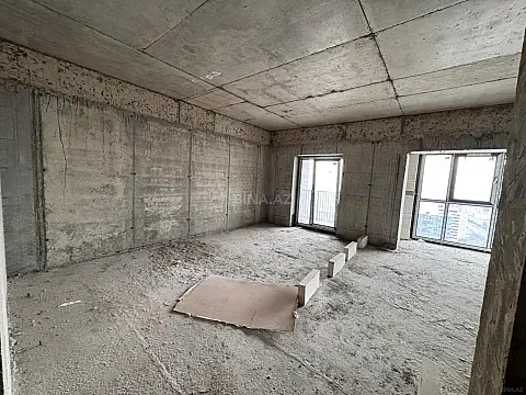 Satılır 2 otaqlı mənzil 90.5 m²