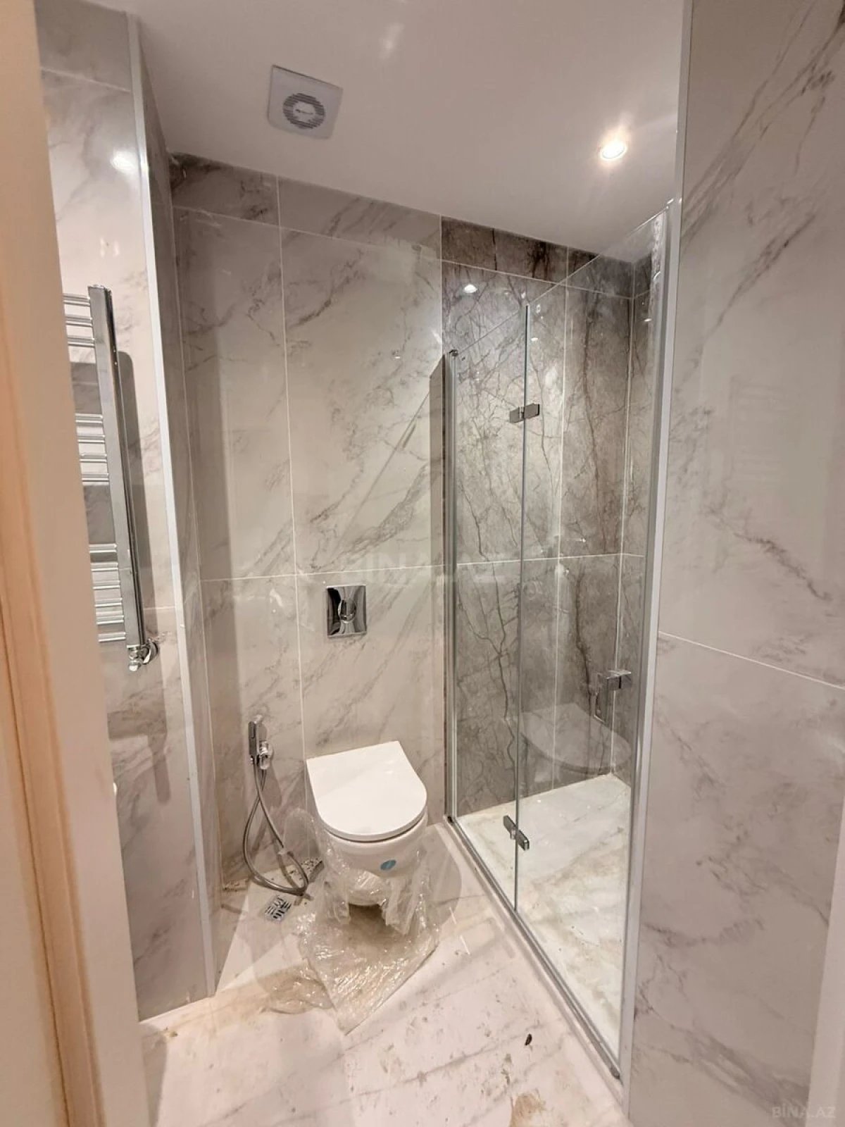 Satılır 2 otaqlı mənzil 49 m²