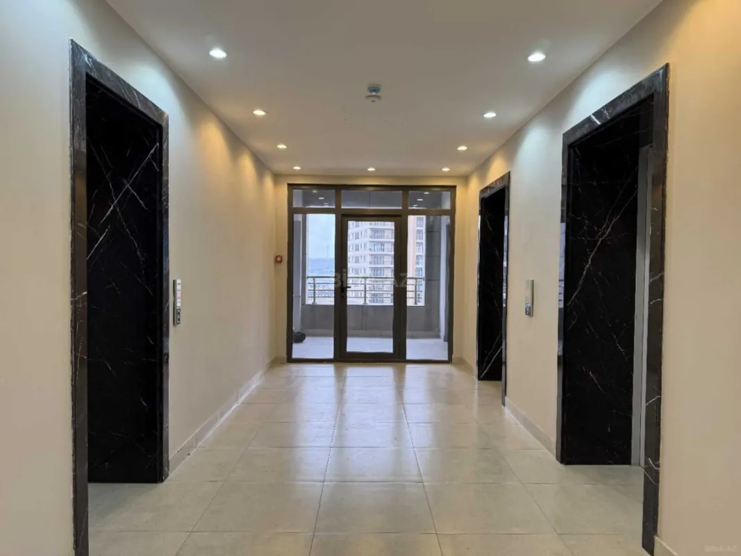 Satılır 3 otaqlı mənzil 163 m²
