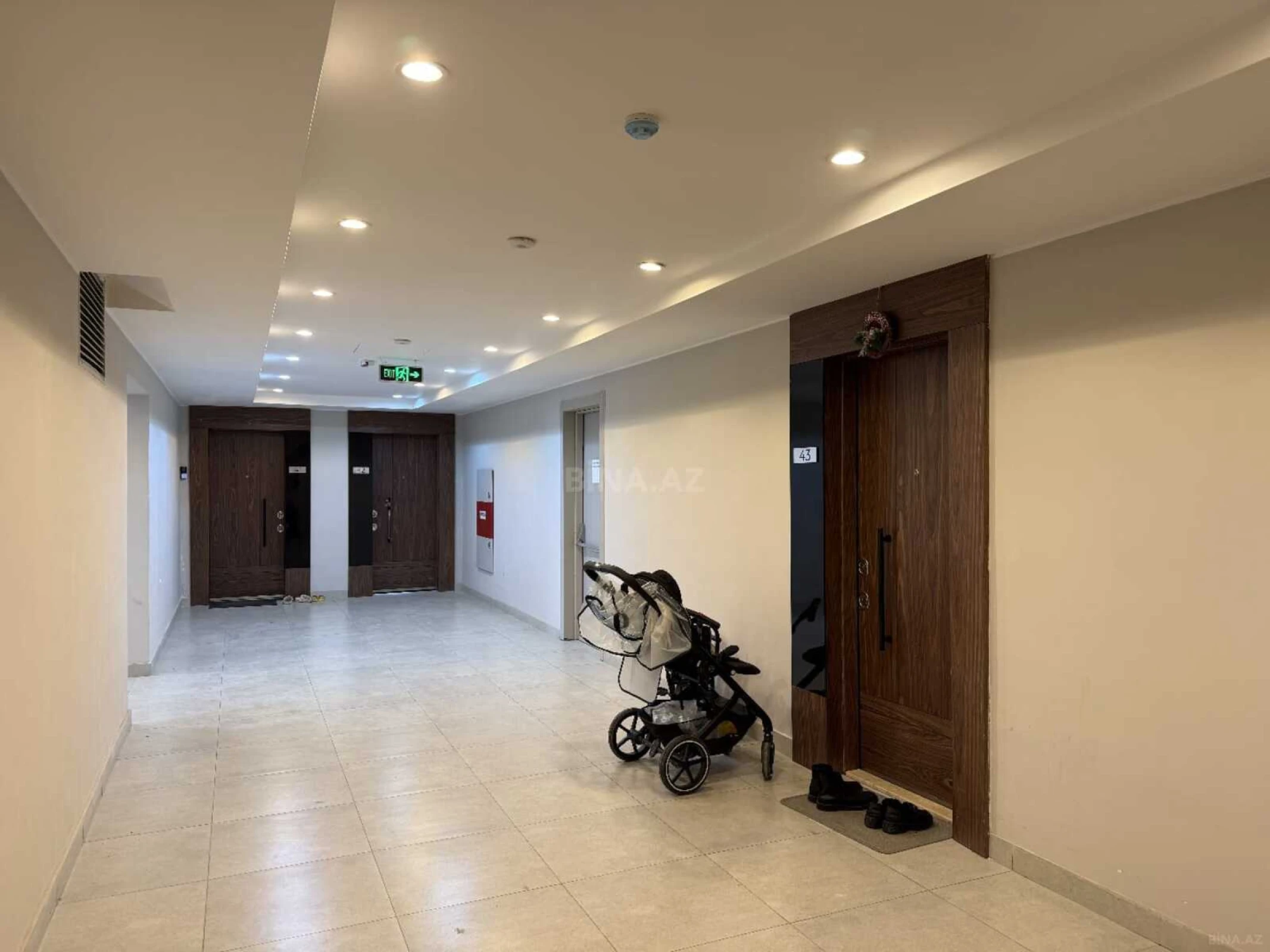 Satılır 3 otaqlı mənzil 163 m²