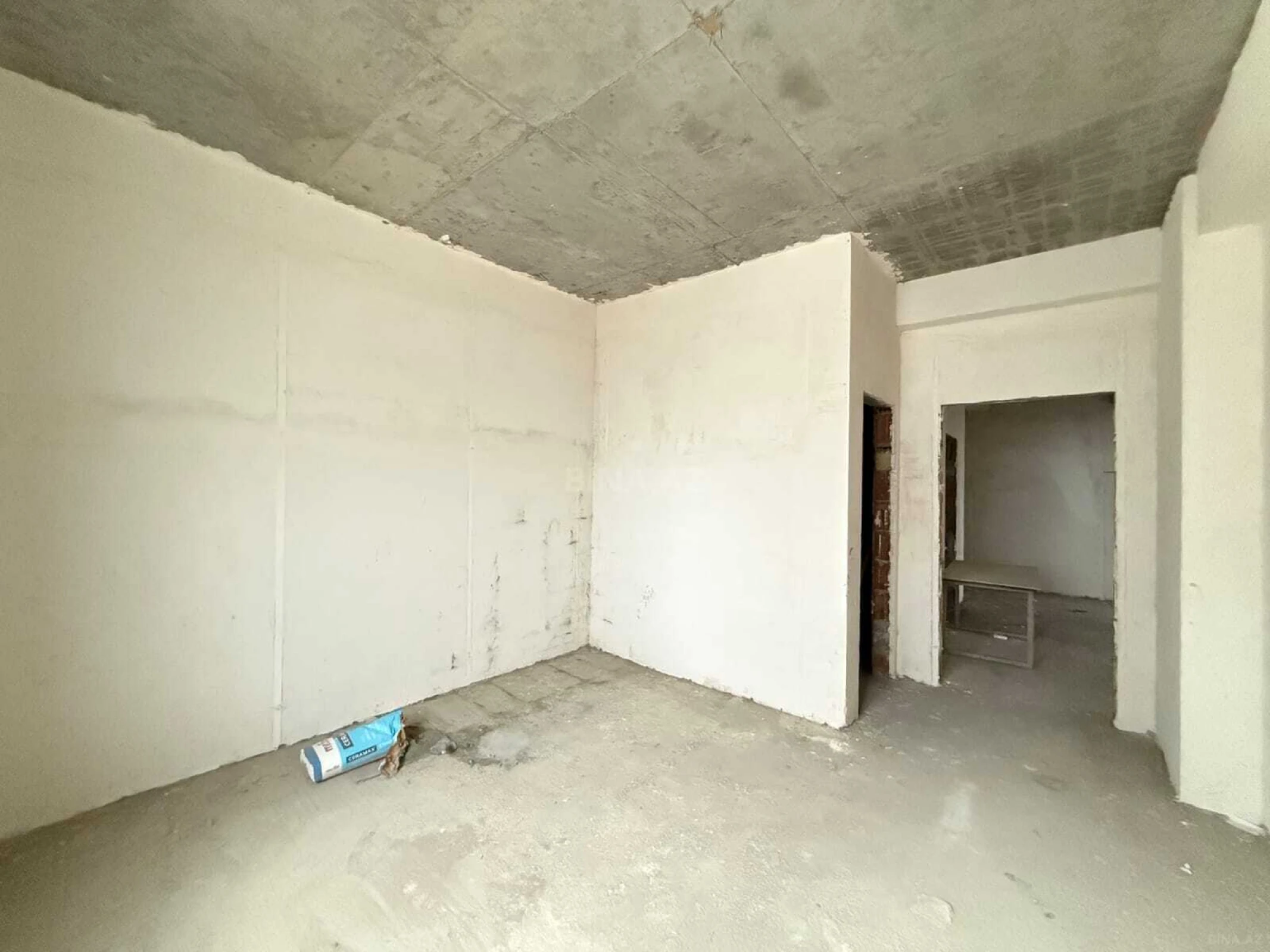 Satılır 3 otaqlı mənzil 163 m²