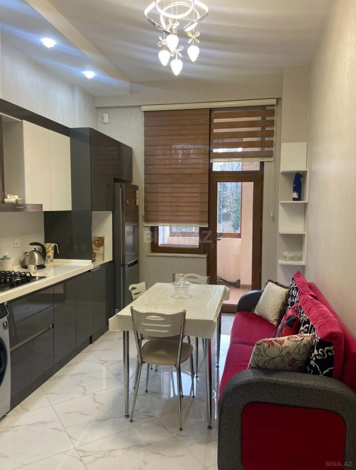 Kirayə verilir 2 otaqlı mənzil 90 m²