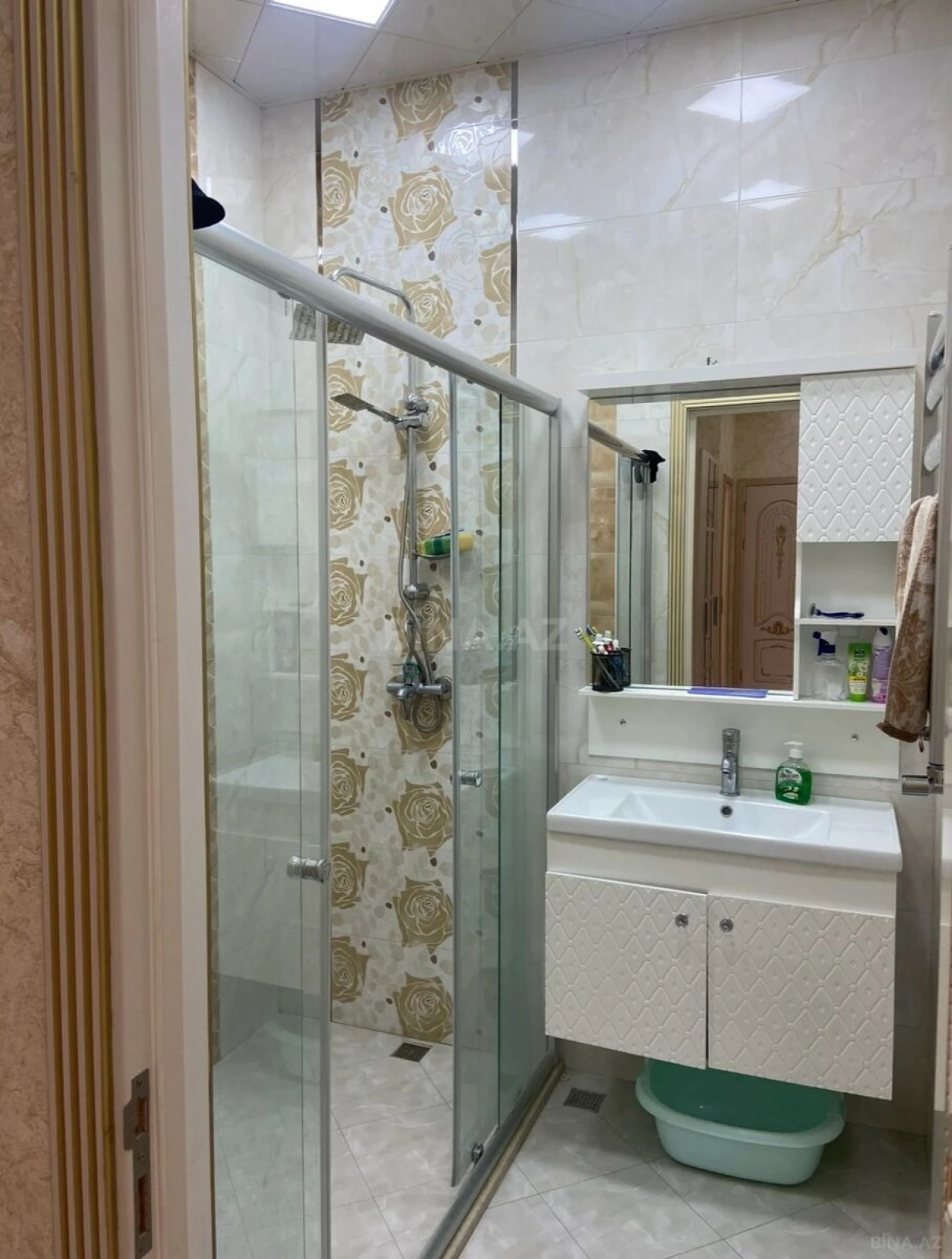 Kirayə verilir 2 otaqlı mənzil 90 m²