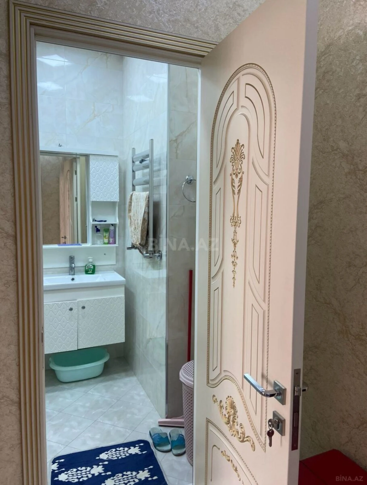 Kirayə verilir 2 otaqlı mənzil 90 m²