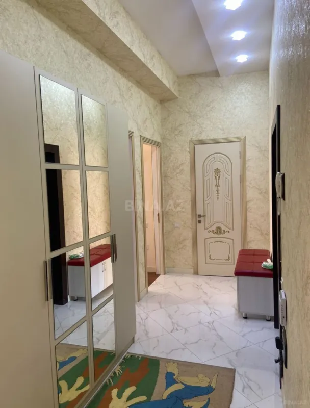 Kirayə verilir 2 otaqlı mənzil 90 m²