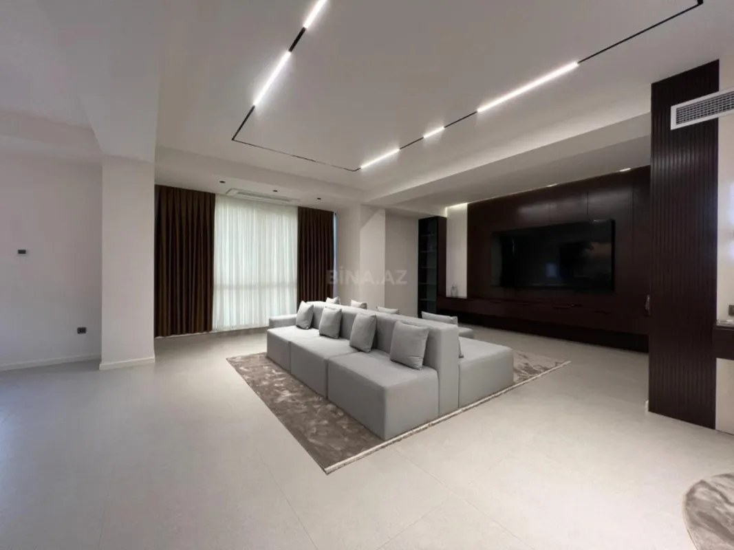 Kirayə verilir 4 otaqlı mənzil 232 m²