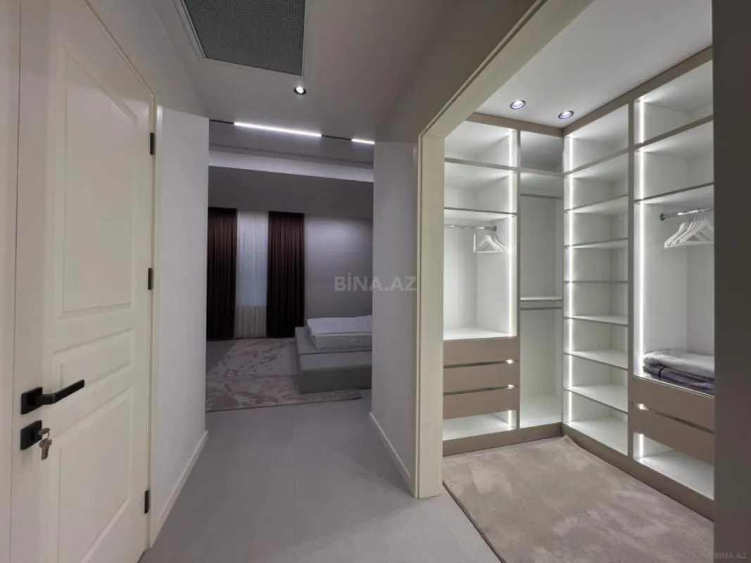 Kirayə verilir 4 otaqlı mənzil 232 m²