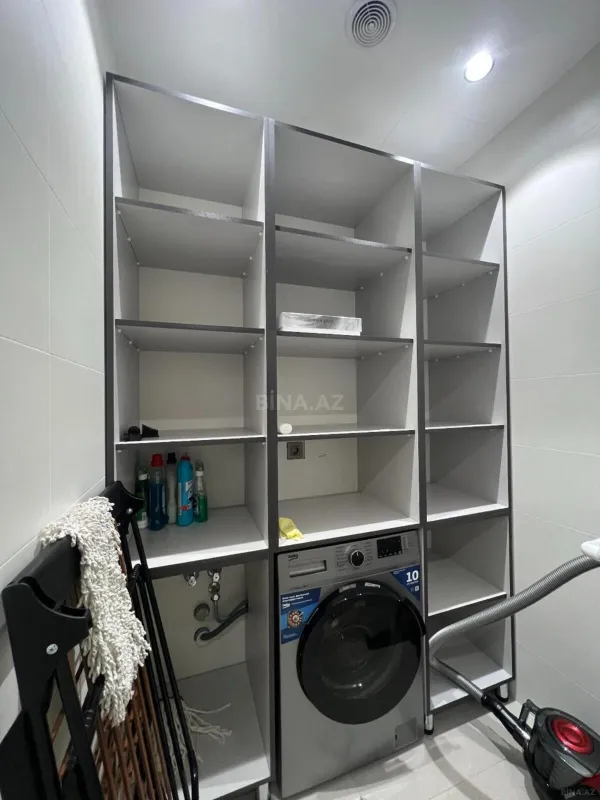 Kirayə verilir 4 otaqlı mənzil 232 m²