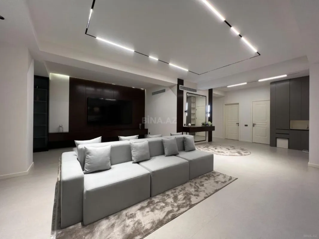 Kirayə verilir 4 otaqlı mənzil 232 m²