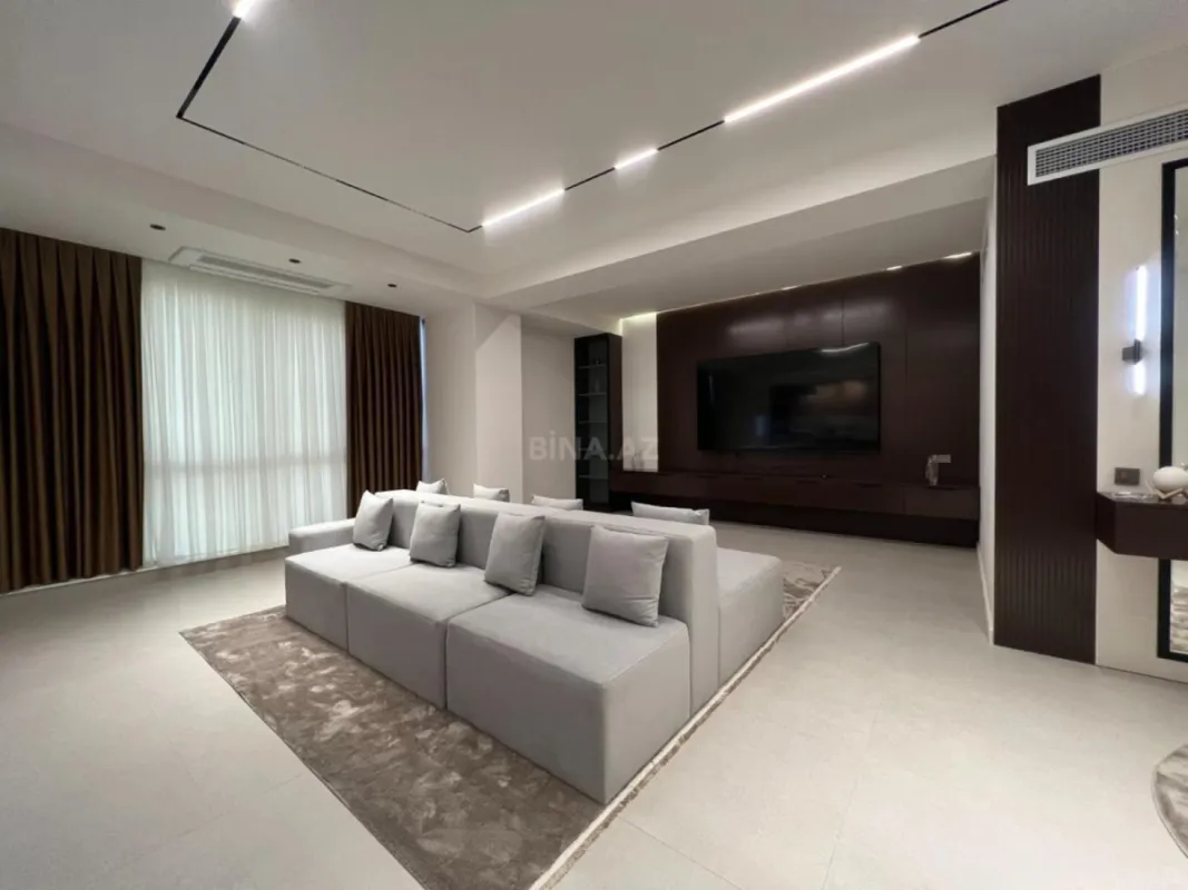 Kirayə verilir 4 otaqlı mənzil 232 m²