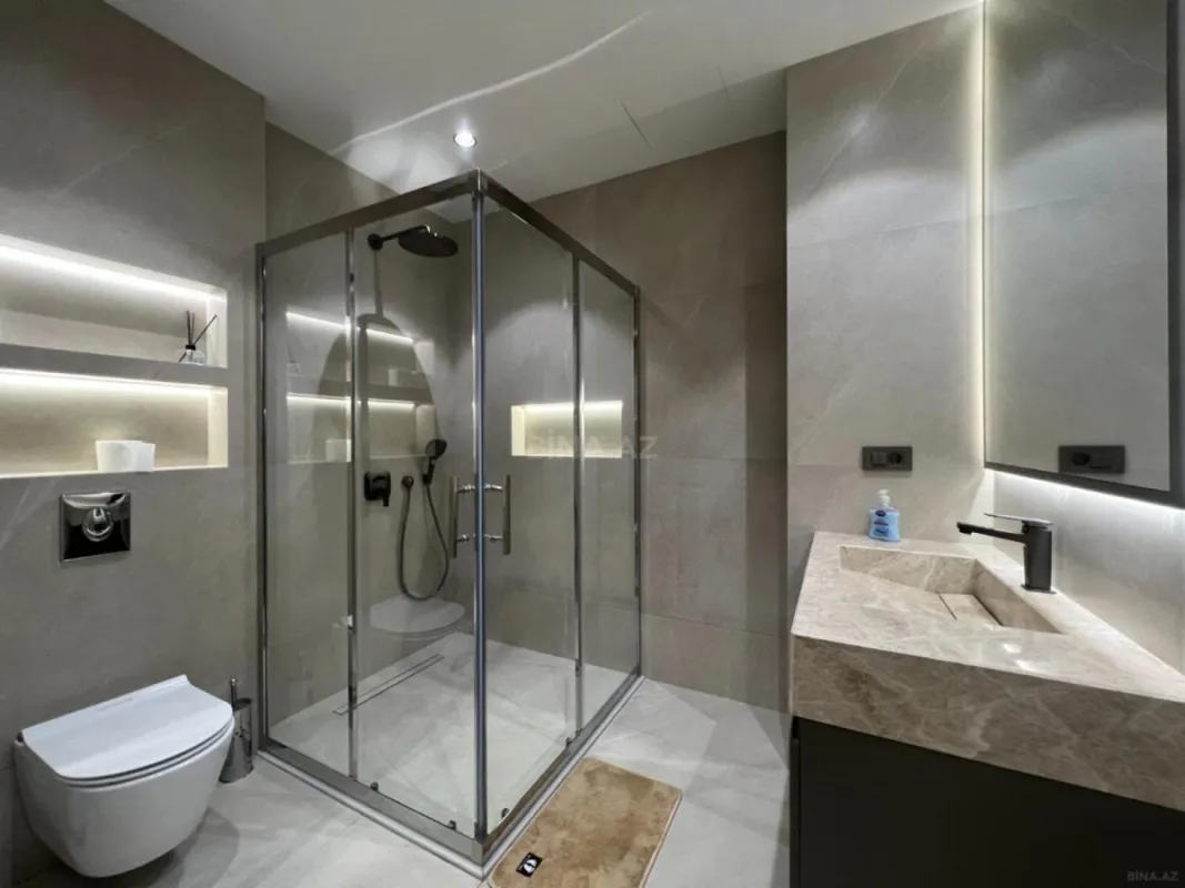 Kirayə verilir 4 otaqlı mənzil 232 m²