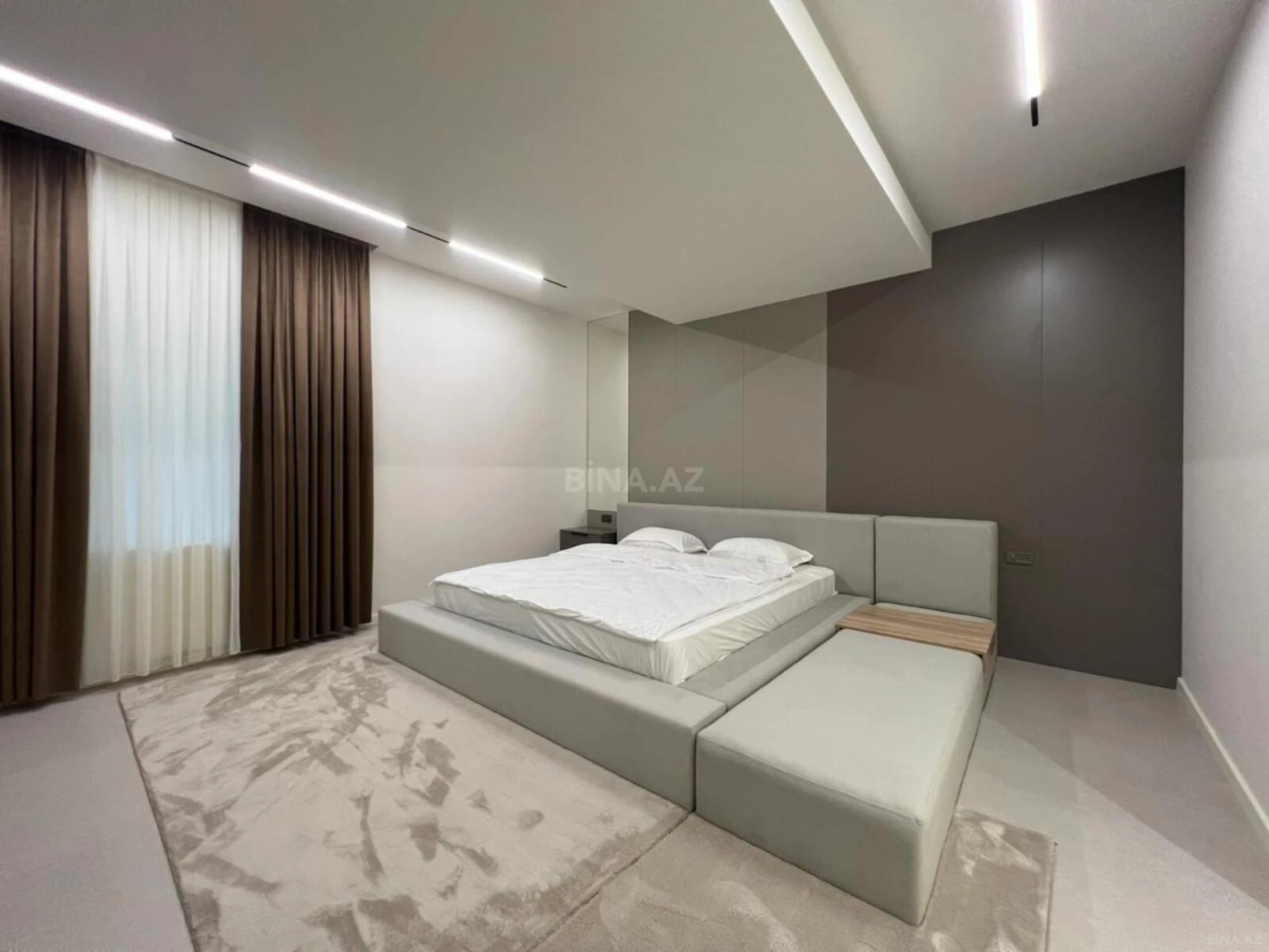 Kirayə verilir 4 otaqlı mənzil 232 m²