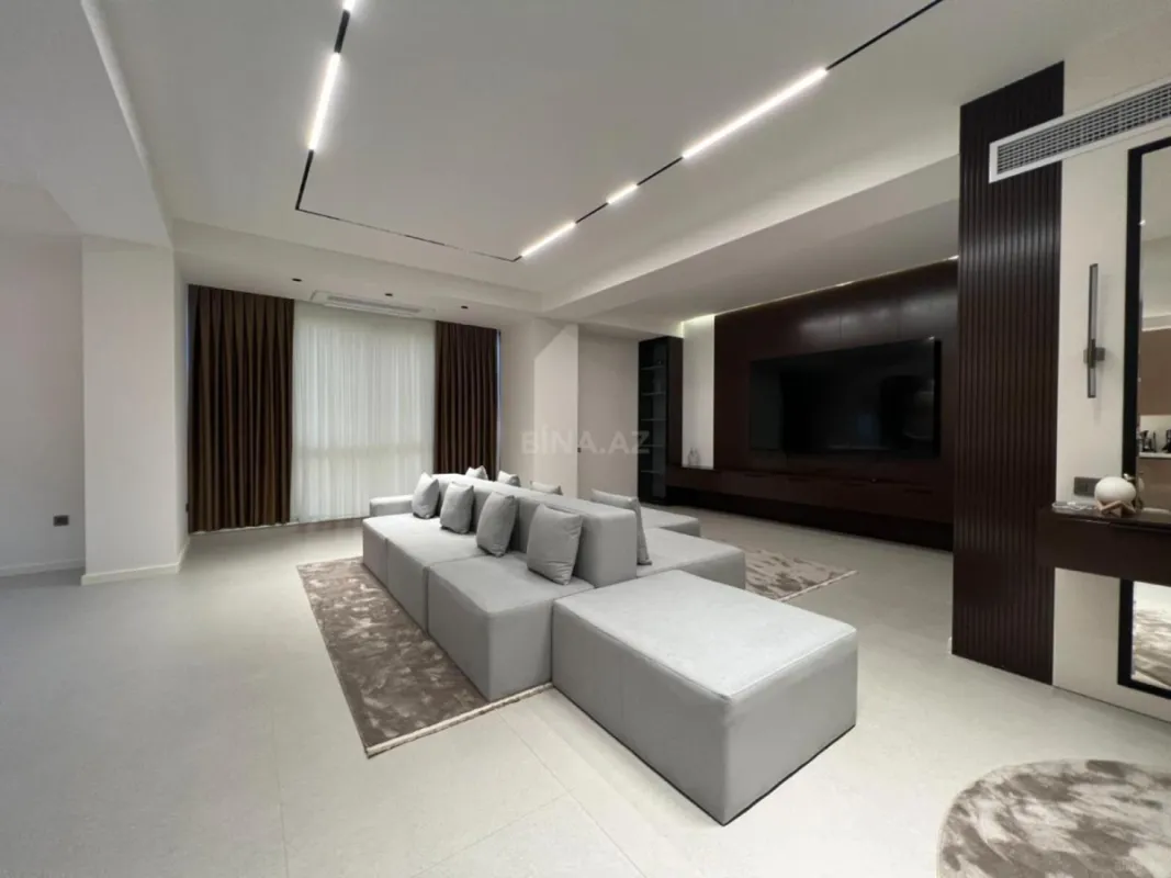 Kirayə verilir 4 otaqlı mənzil 232 m²