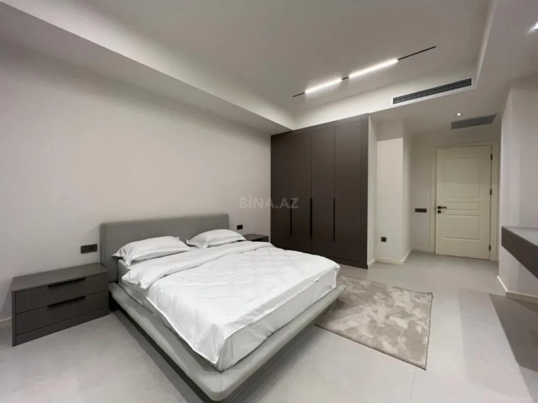 Kirayə verilir 4 otaqlı mənzil 232 m²