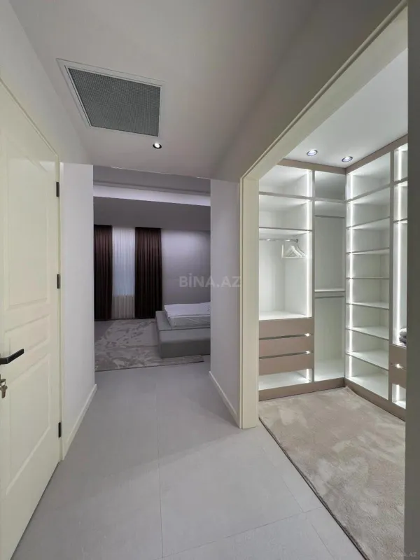 Kirayə verilir 4 otaqlı mənzil 232 m²