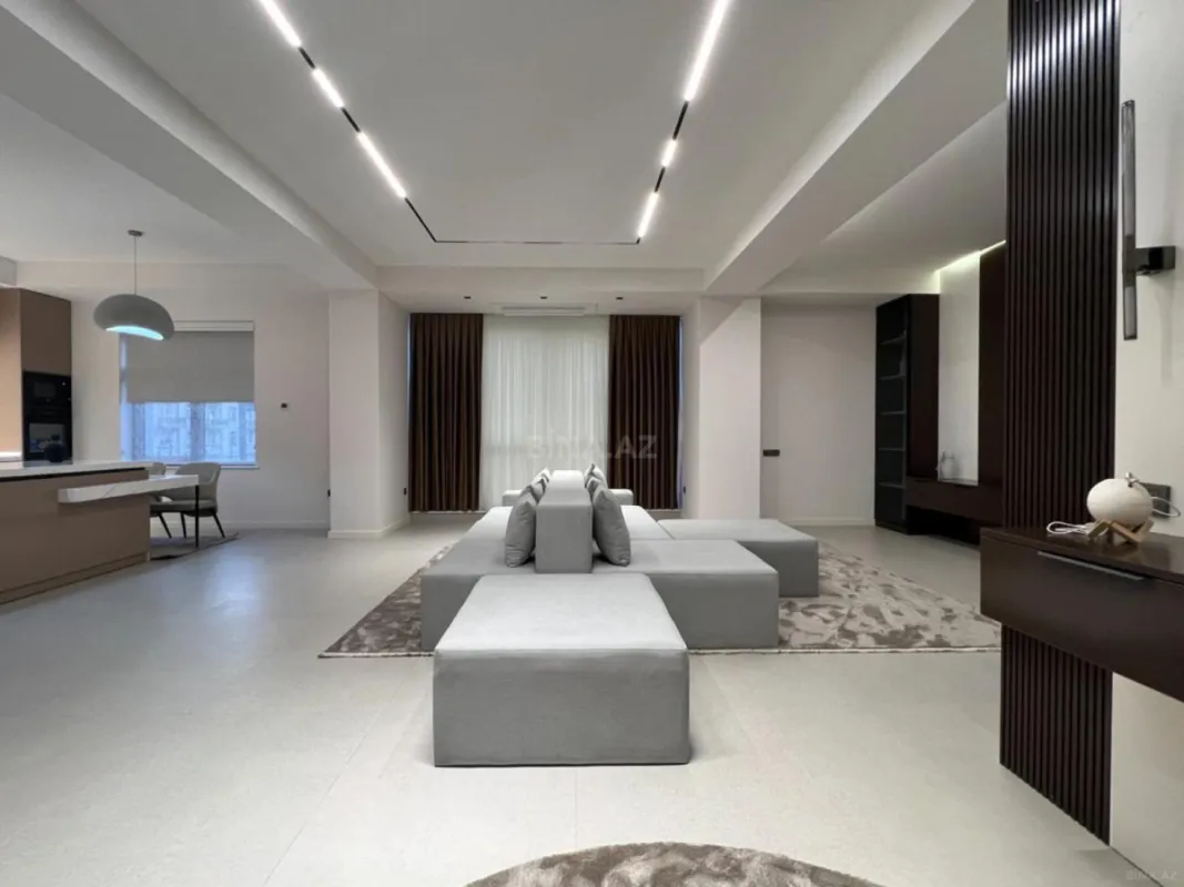 Kirayə verilir 4 otaqlı mənzil 232 m²