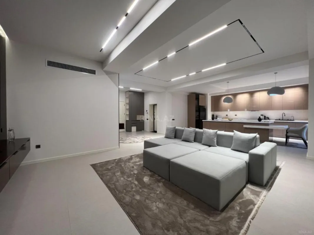 Kirayə verilir 4 otaqlı mənzil 232 m²