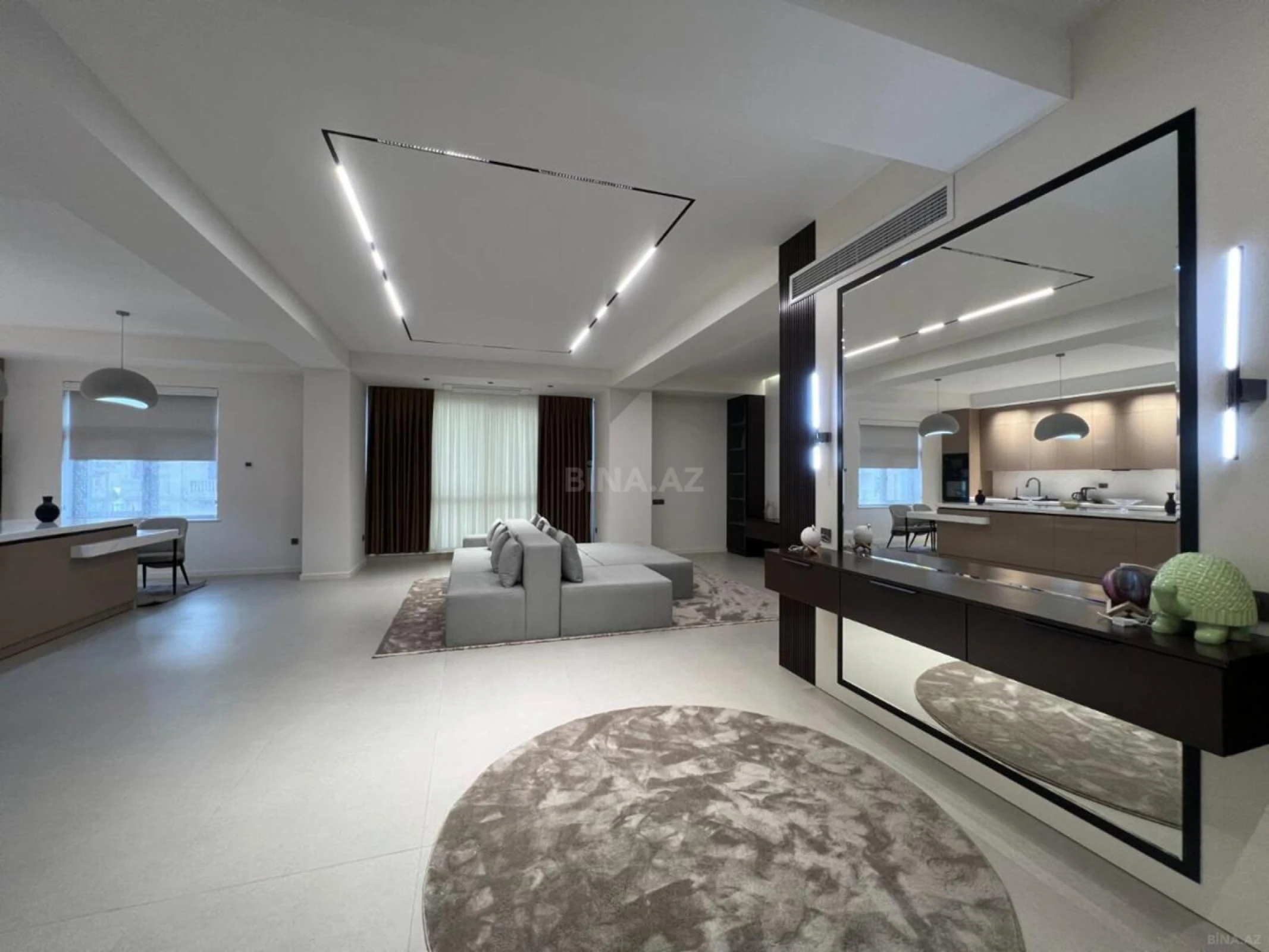 Kirayə verilir 4 otaqlı mənzil 232 m²