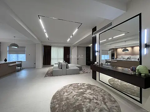 Kirayə verilir 4 otaqlı mənzil 232 m²