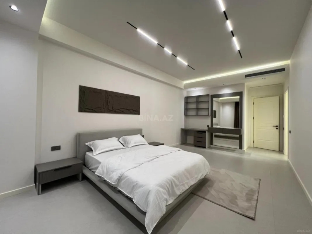 Kirayə verilir 4 otaqlı mənzil 232 m²