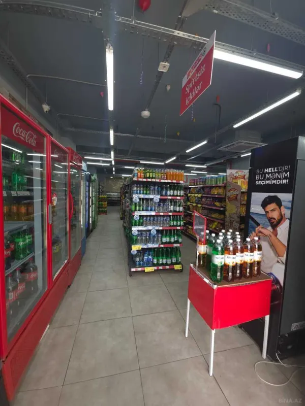 Satılır obyekt 900 m²