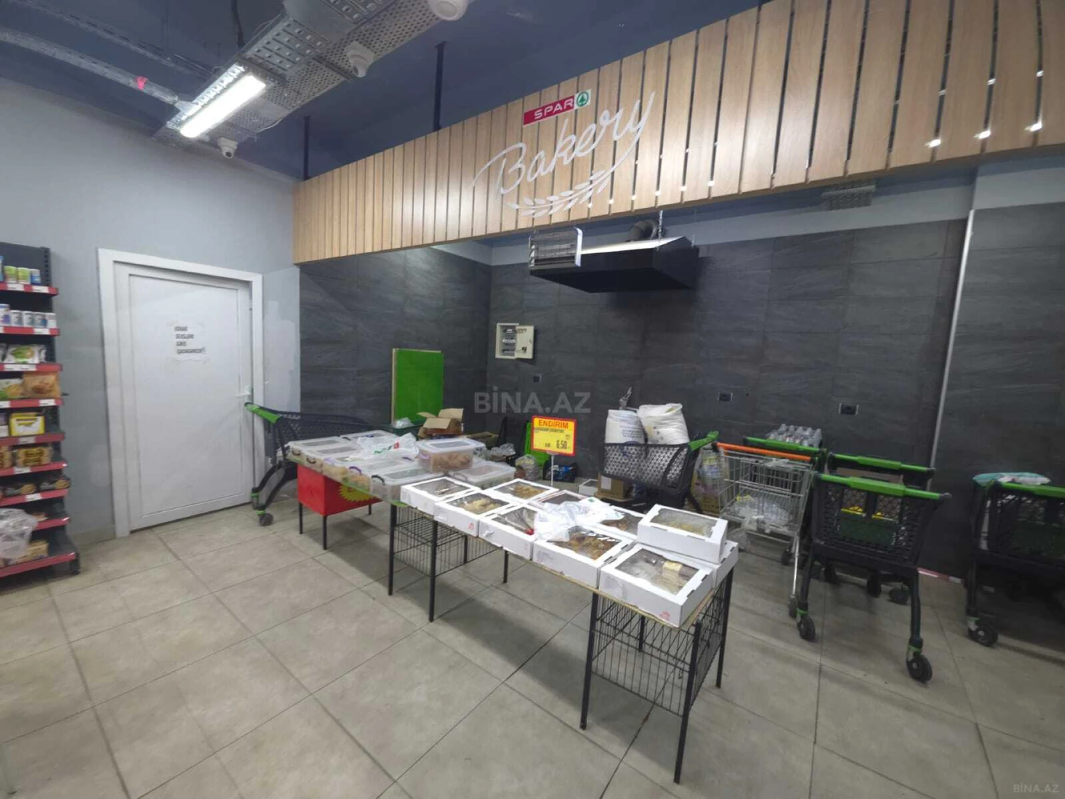 Satılır obyekt 900 m²