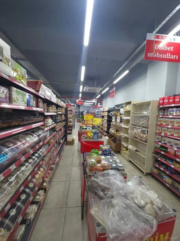 Satılır obyekt 900 m²