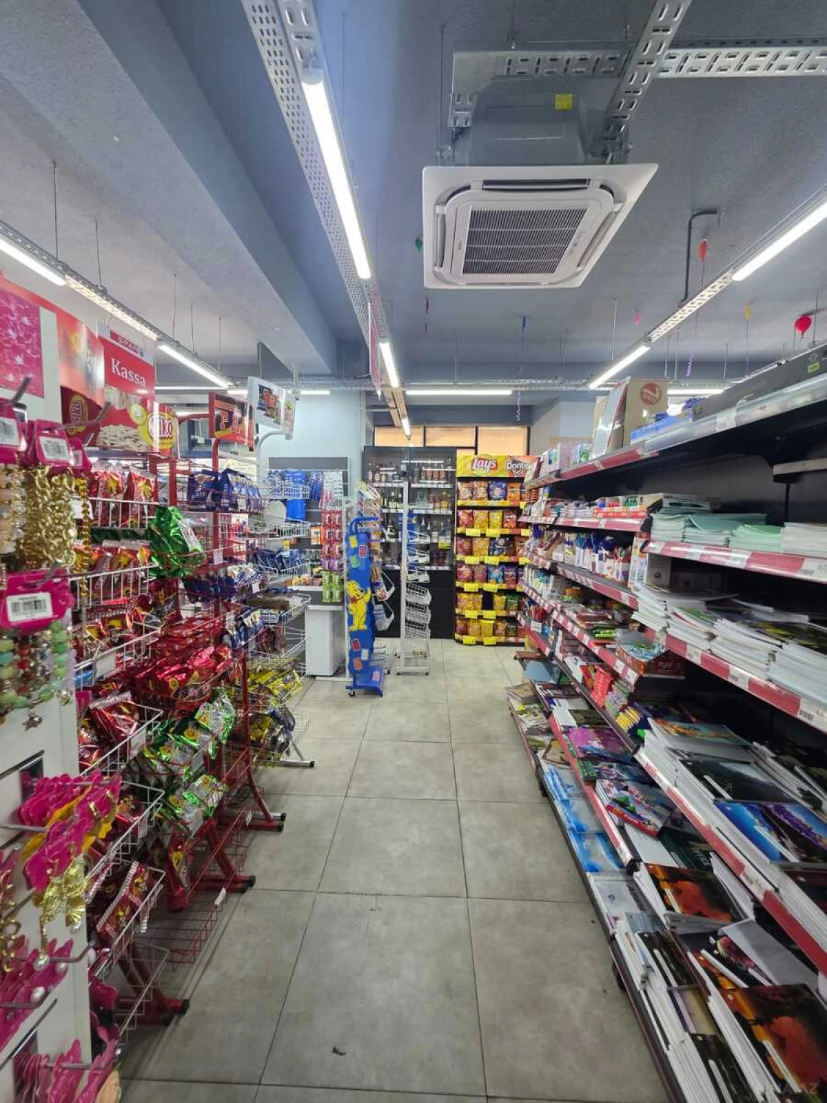 Satılır obyekt 900 m²