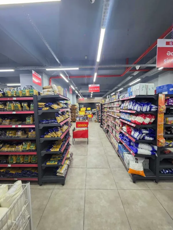 Satılır obyekt 900 m²