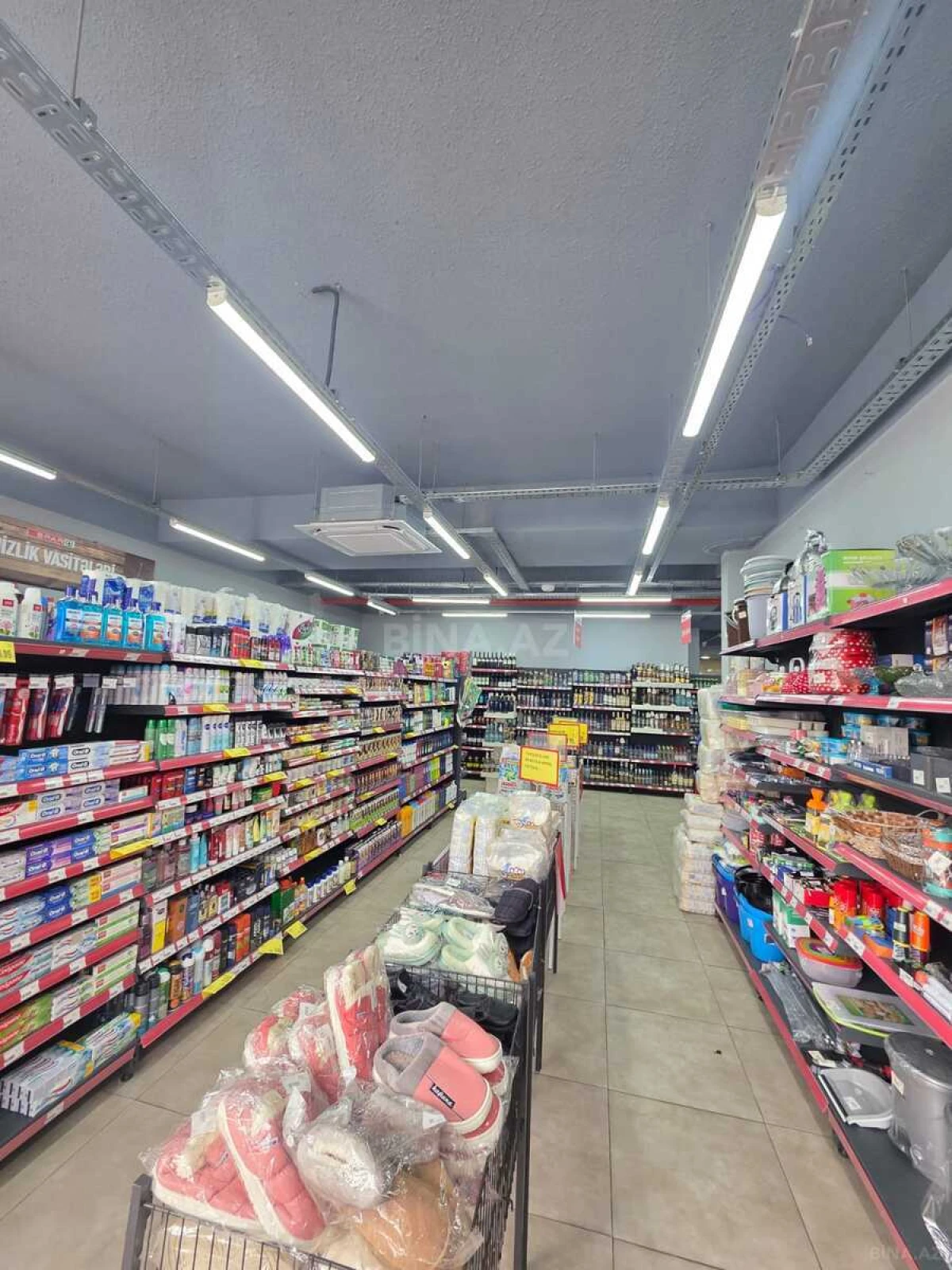 Satılır obyekt 900 m²