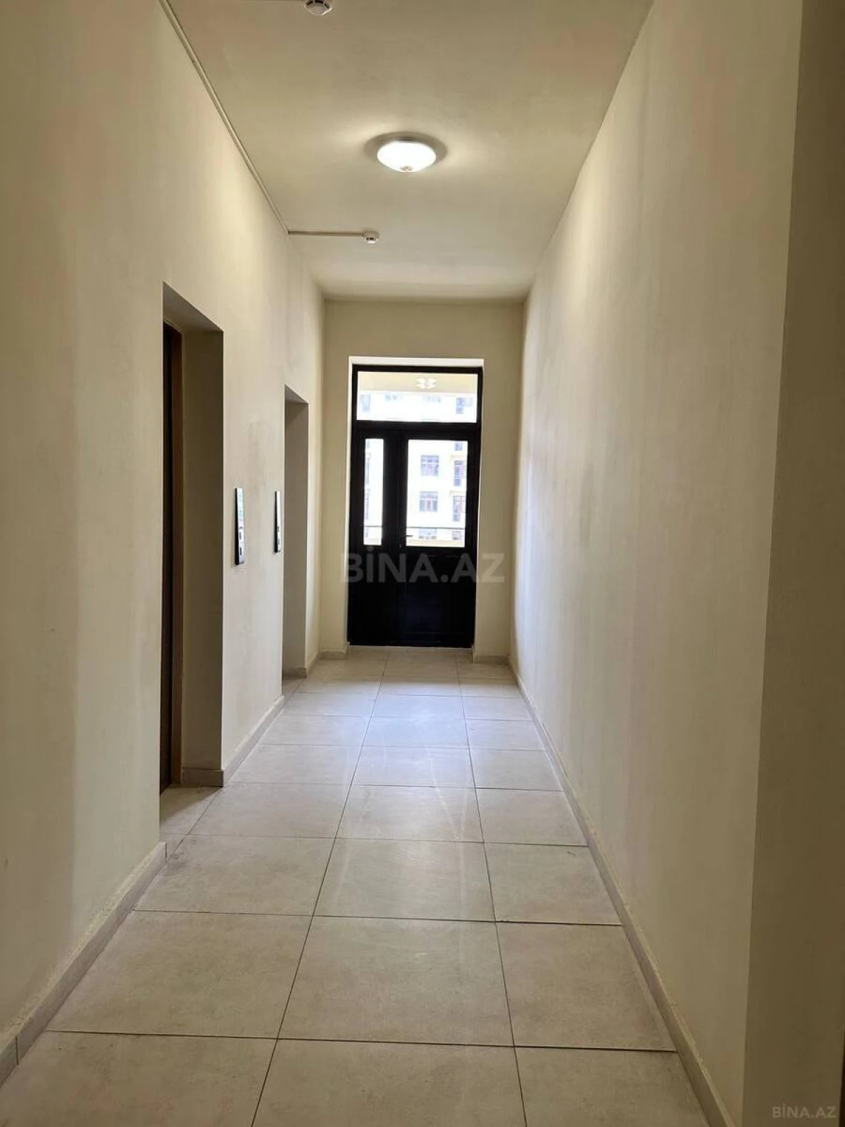 Satılır 2 otaqlı mənzil 102.5 m²